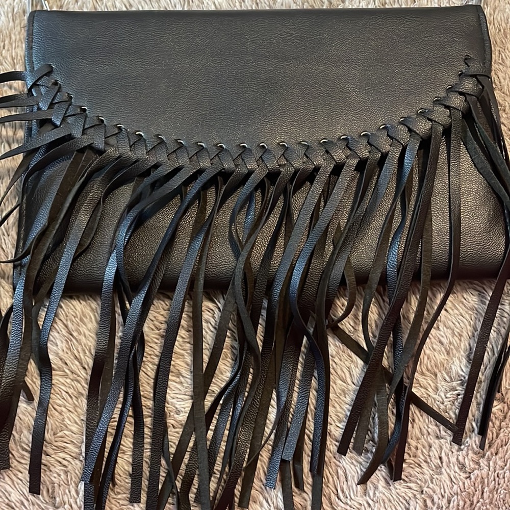 Black Fringe Purse 💣 - Picture 2 of 6